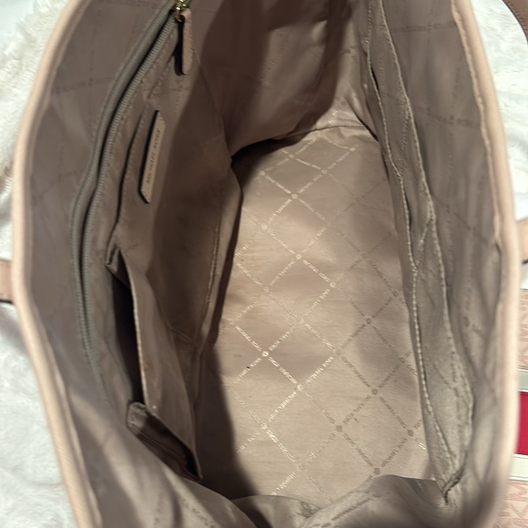 Michael Kors Pink Large Tote Bag and Matching Wallet - Picture 5 of 11